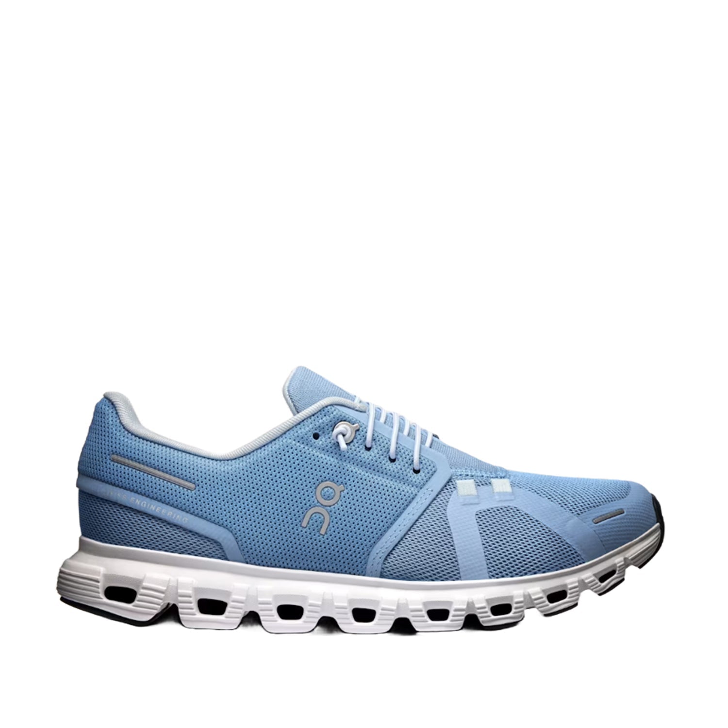 Chaussures On Running Cloud 6 pour femmes en chambray/blanc