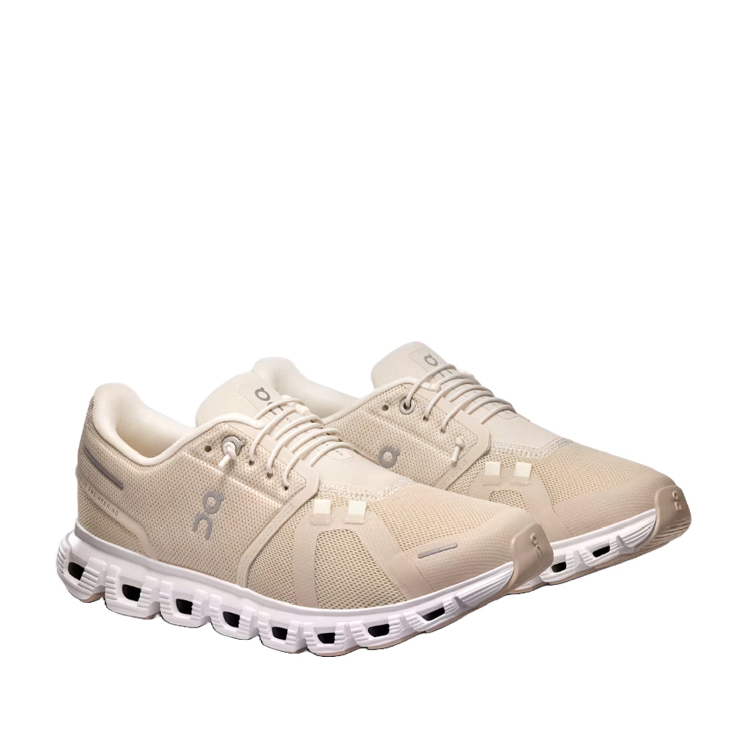Chaussures de running On Running Cloud 6 pour femmes, coloris perle/blanc