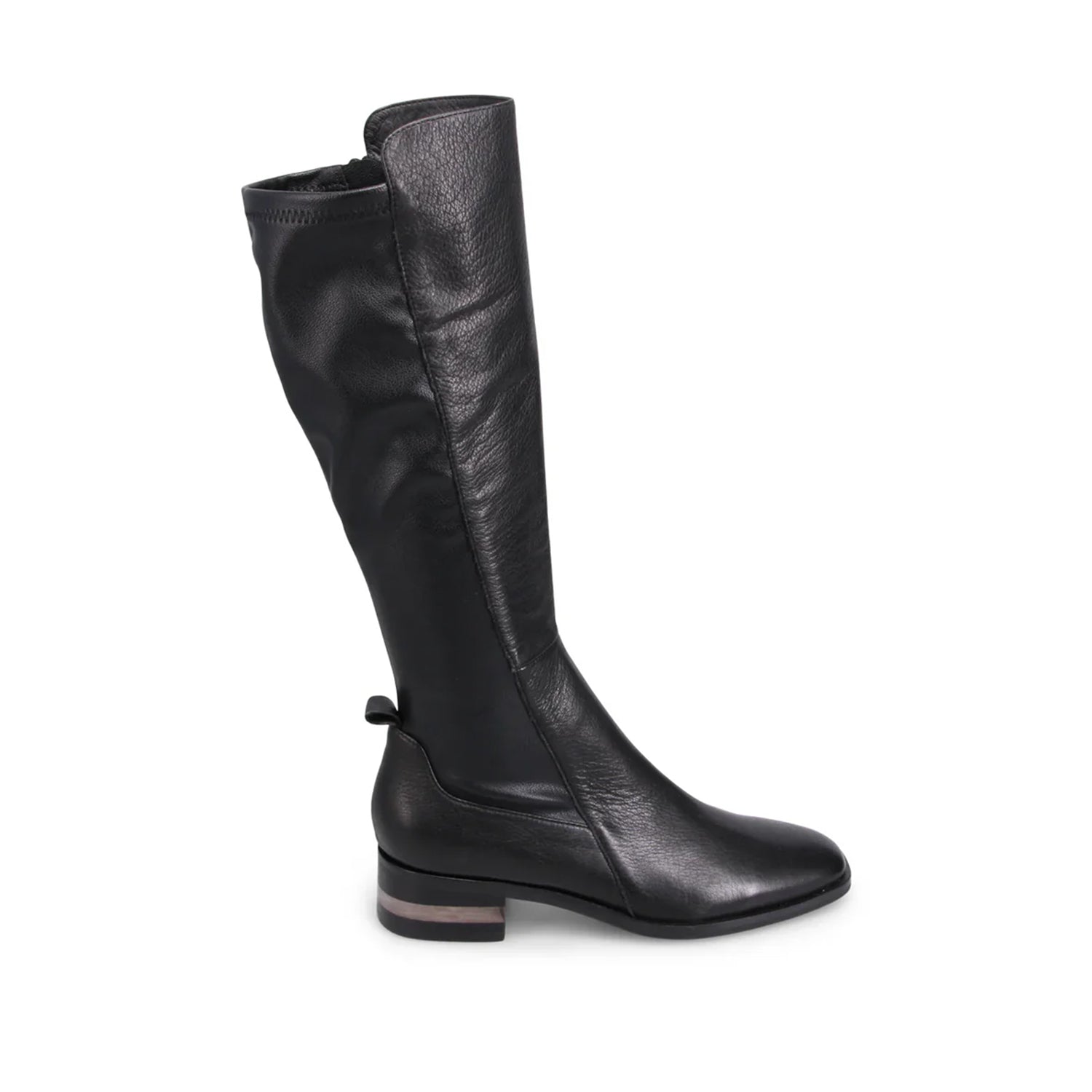 Django & Juliette Women's Foxx in Black