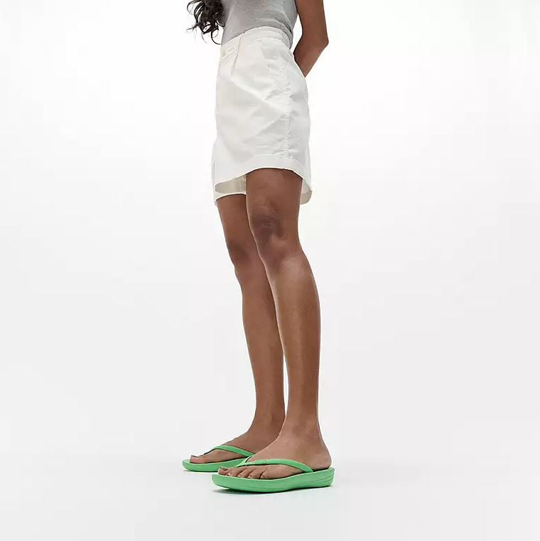 Fitflop Women's IQushion Ergonomic Flip Flop in Pop Green