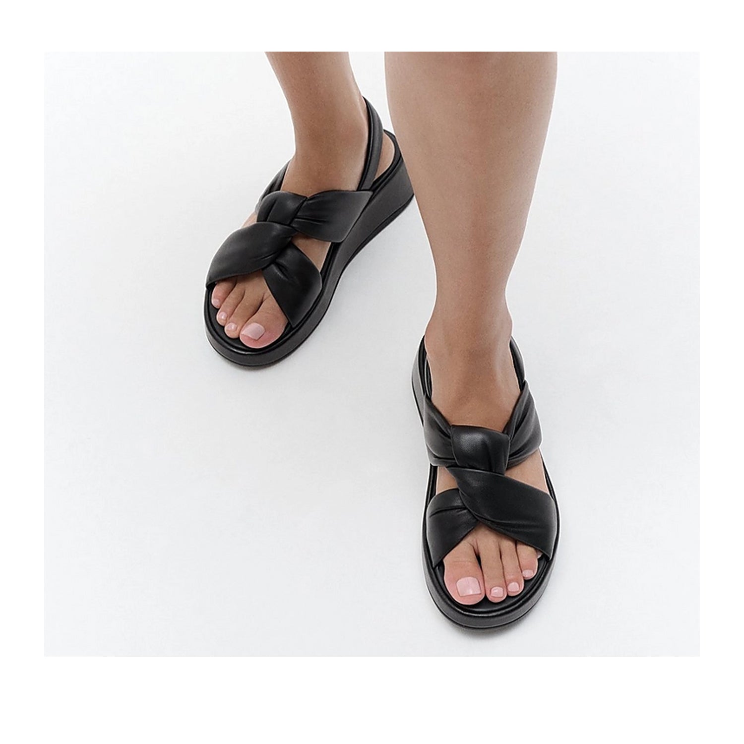 Fitflop Women's F-Mode Knot Leather Back Strap in All Black