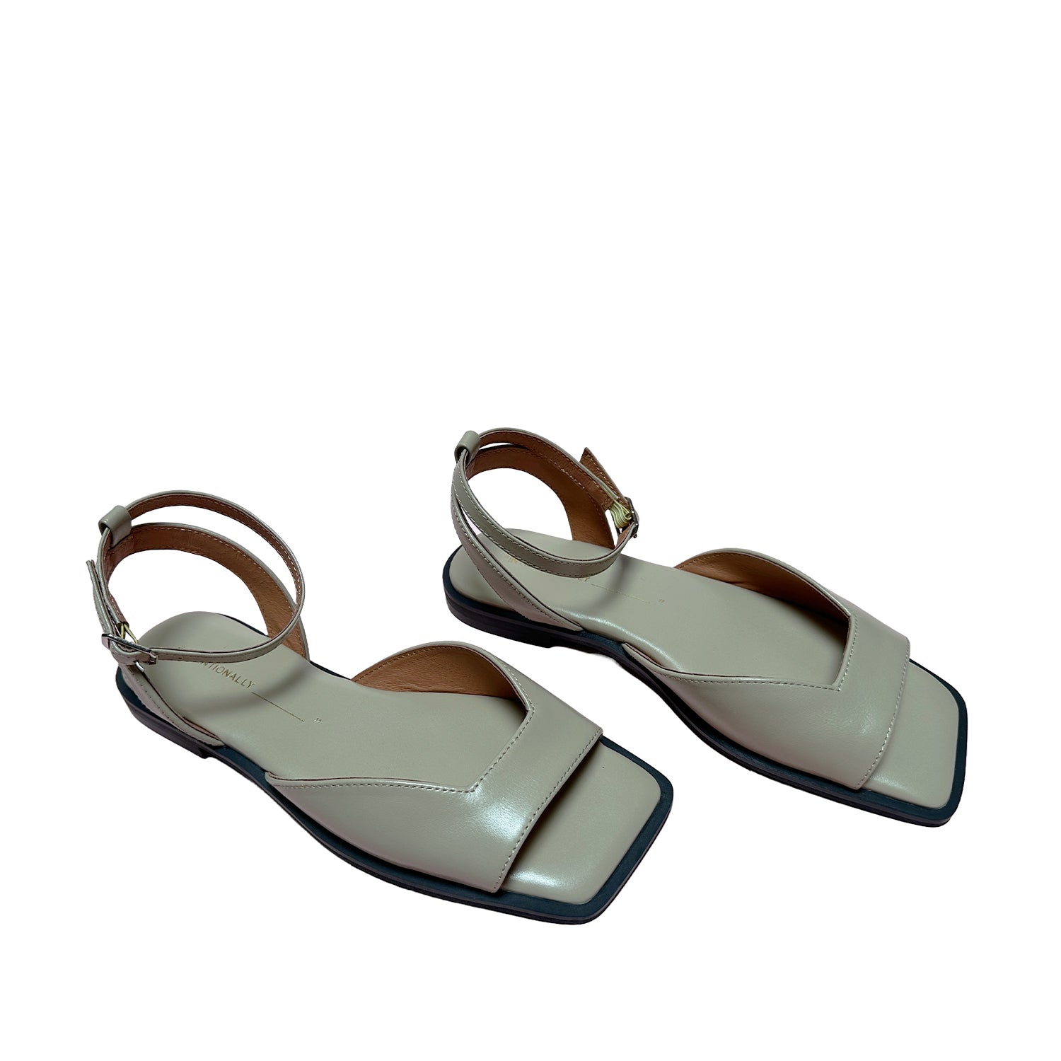 Intentionally Blank Women's Dive in Cement