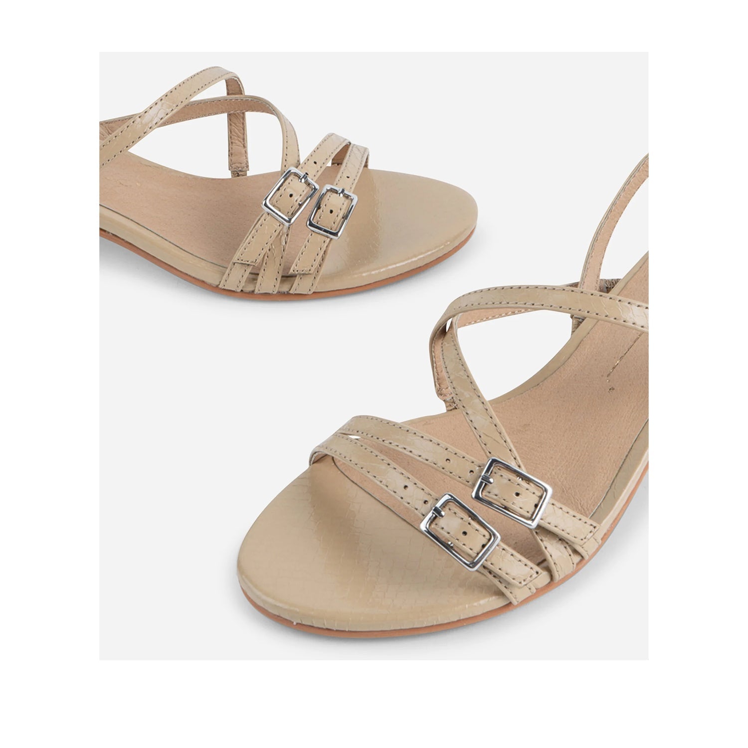 Intentionally Blank Women's Kariton in Oatmilk