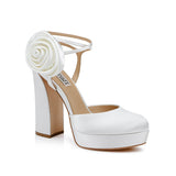 Badgley Mischka Women's Janessa in White