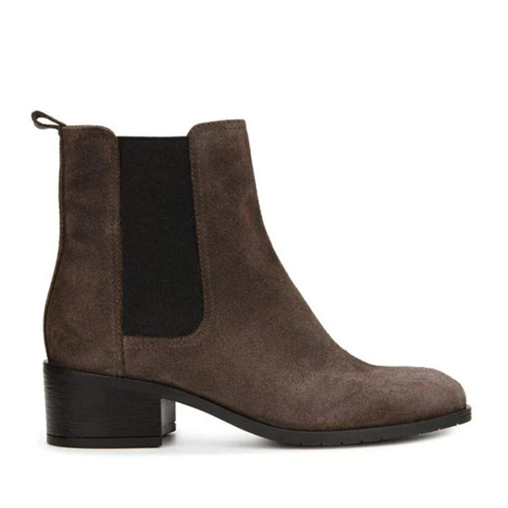 Kenneth Cole Women's Salt Chelsea in Chocolate