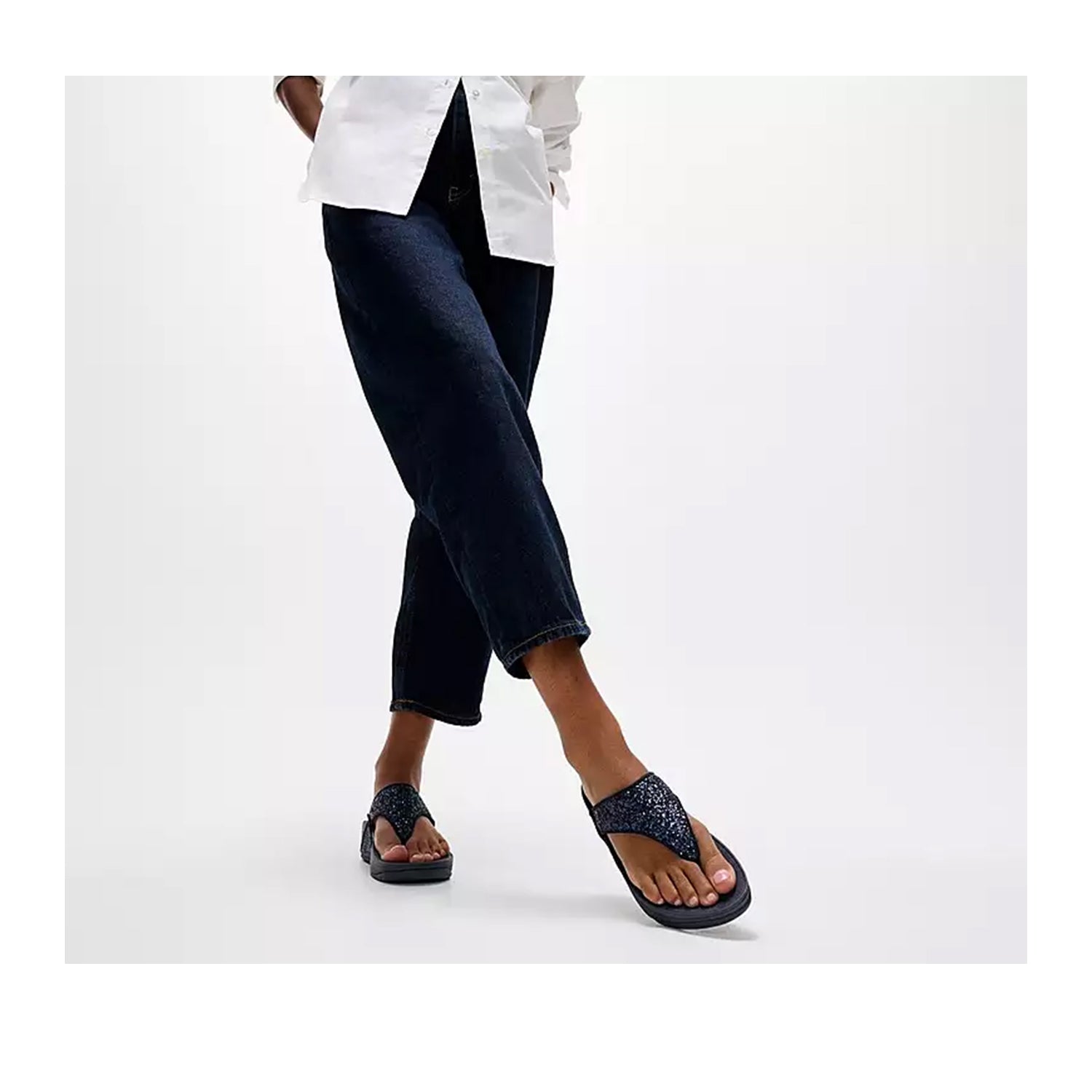 Fitflop Women's Lulu Glitter Toe Post Sandal in Midnight Navy