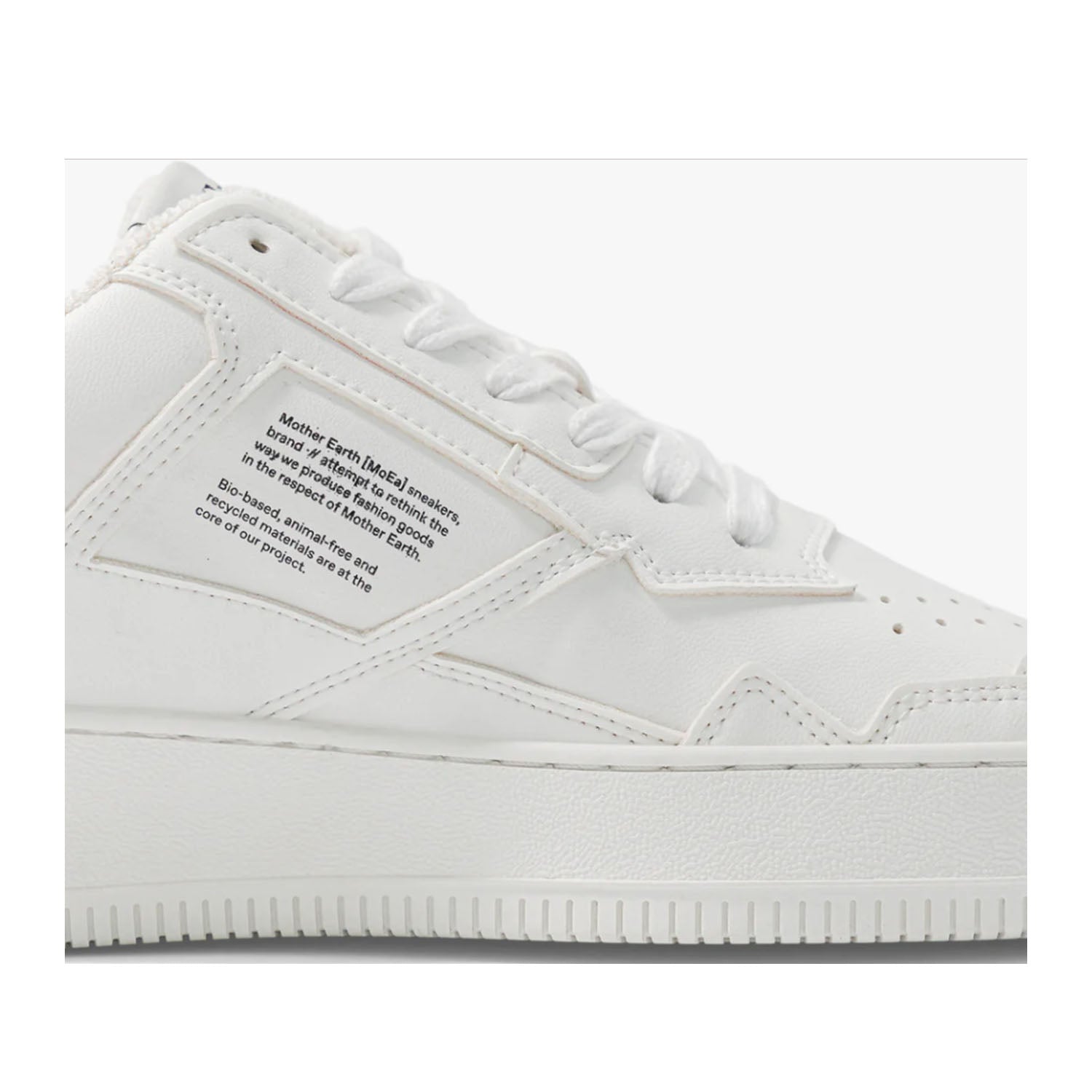 MoEa Unisex Gen 1 in Full White Grape