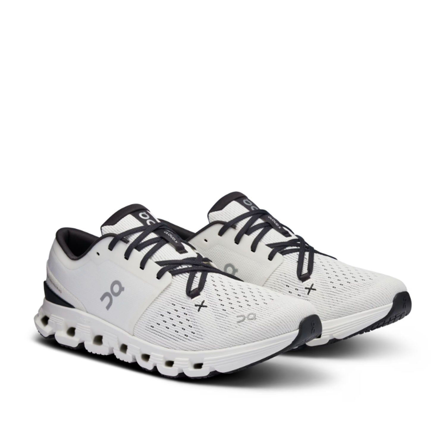 Chaussures de running On Running Cloud X4 pour femmes, ivoire/noir