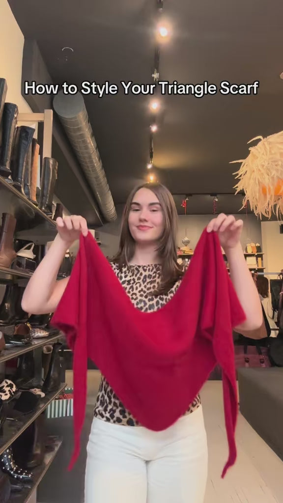 Charger la vidéo : Floof Triangle Scarf in Red