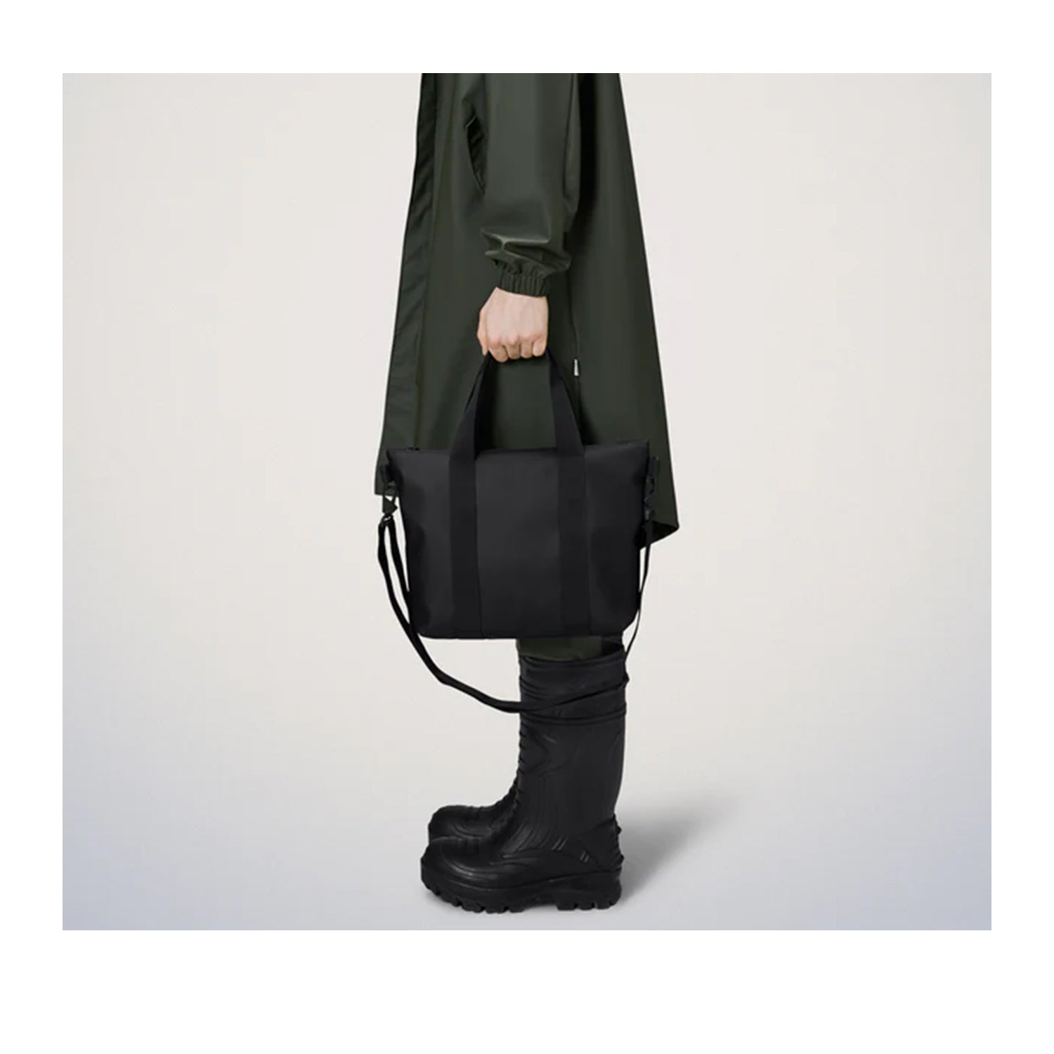 Rains Tote Bag Micro W3 in Black