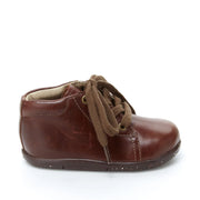 Elliot de Stride Rite Kids en marron