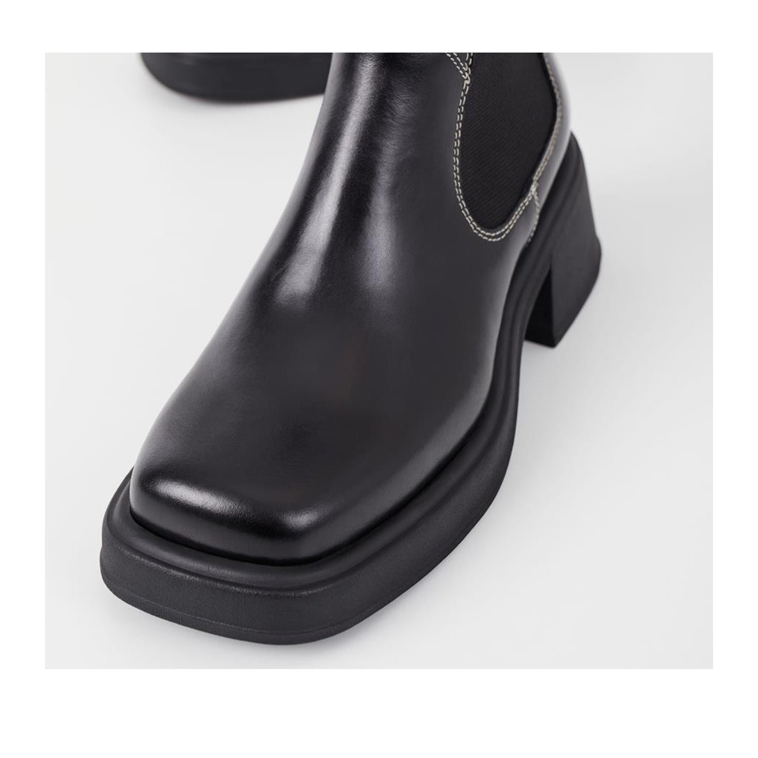 Vagabond Women's Dorah in Black/White